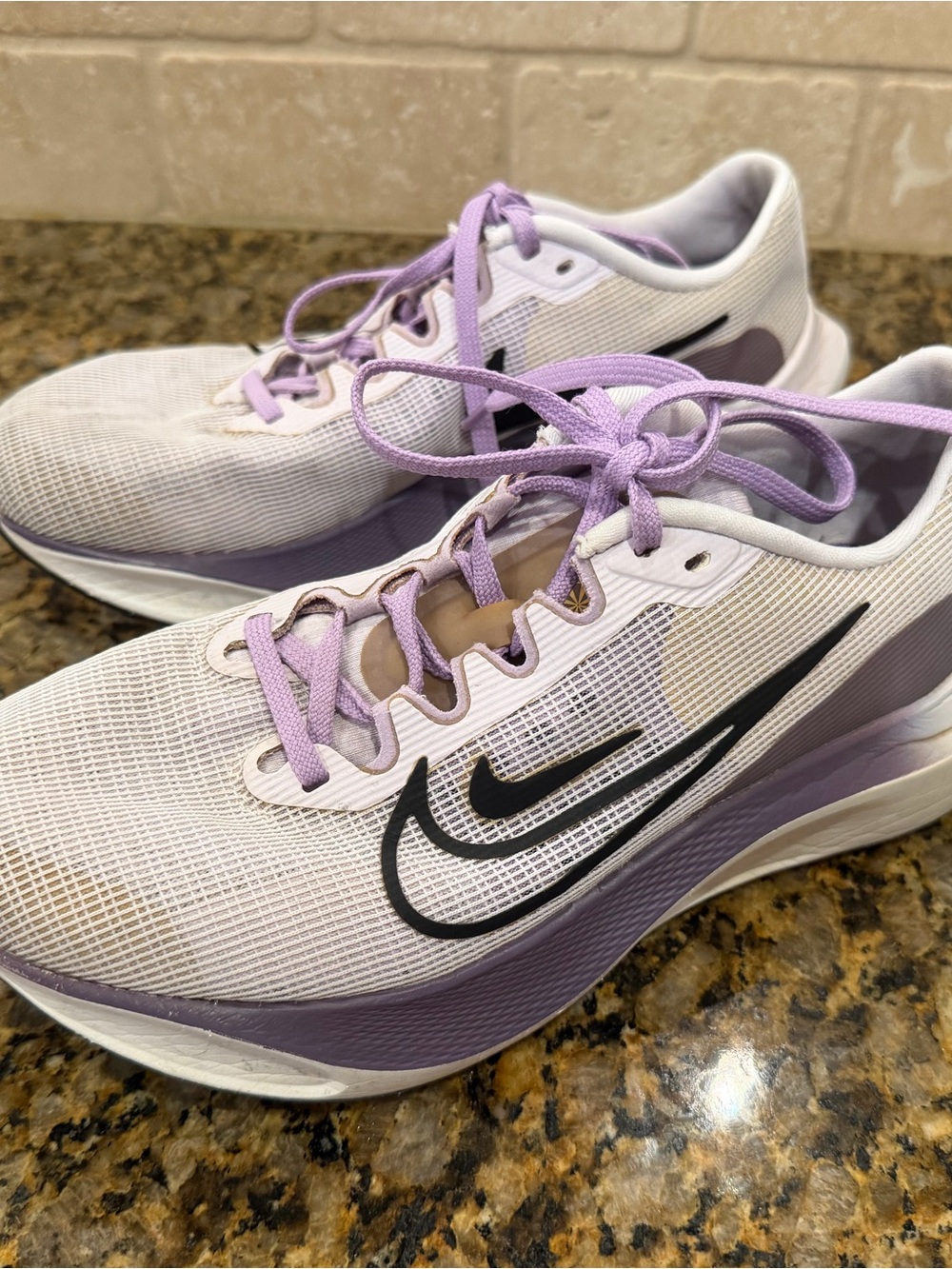 Nike Women's Zoom Fly 5 Running Shoes